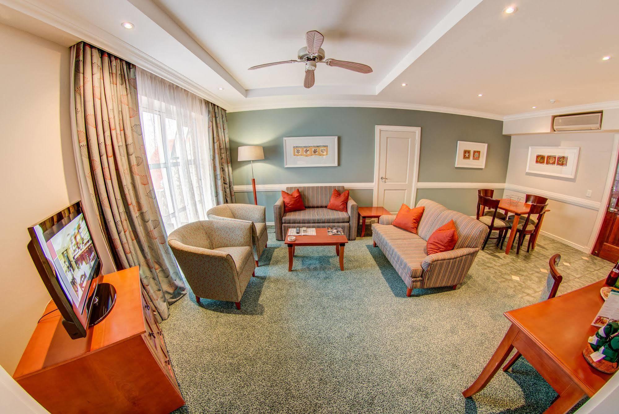 Hotel Courtyard Gqeberha 4*